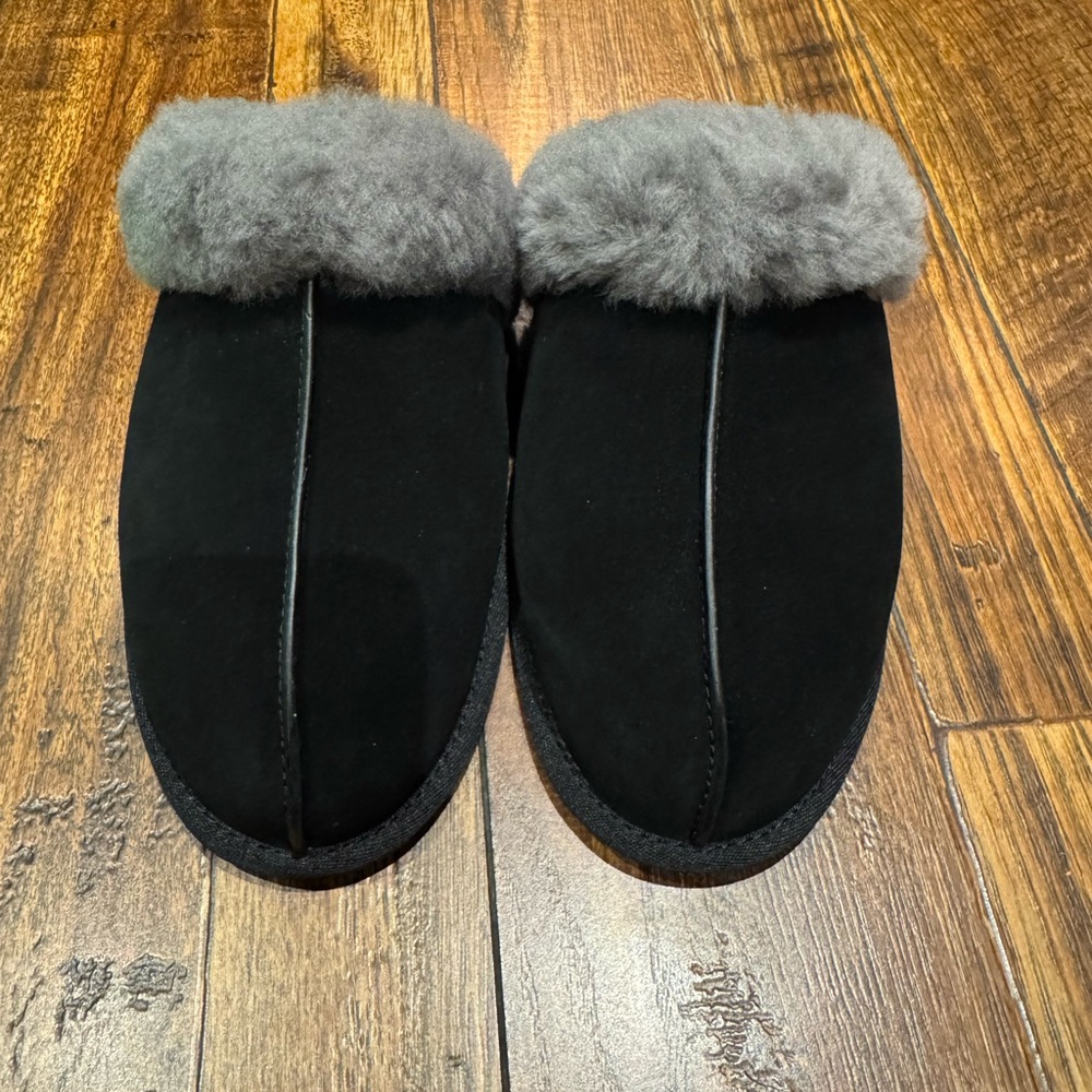 UGG Black and Gray Women's Slippers